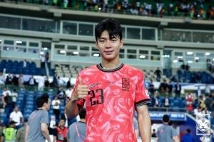 韩媒：退出东亚杯的全晋旴被称为洪明甫太子，12球领跑联赛射手榜